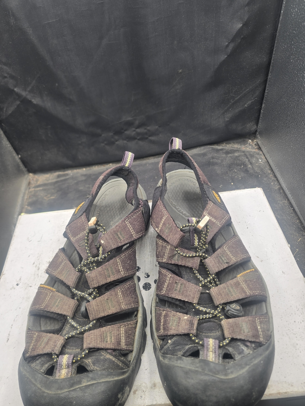 Keen Men's Brown/Black Closed-Toe Outdoor Sandals